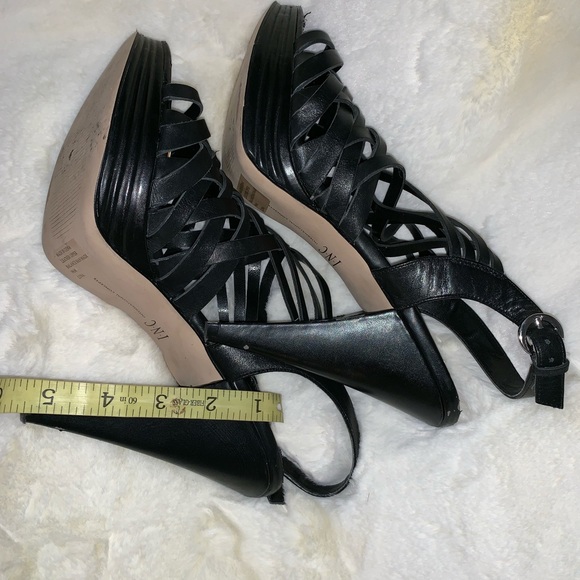 Ladies shoe - Picture 2 of 8